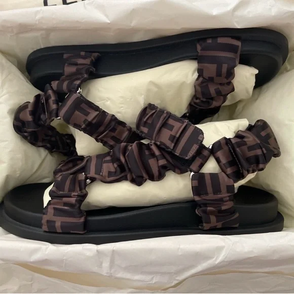 Fendi Brown Logo-Print Strappy Sandals - Picture 3 of 5